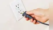 ¿Qué electrodomésticos debes desenfuchar para reducir el consumo de luz?