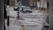 Intensa lluvia se registró en Arequipa y calles quedaron inundadas