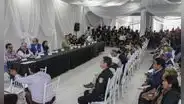 Abucheos e insultos en primer intento de diálogo con dirigentes