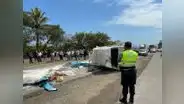 Chiclayo: despiste de combi deja a una bióloga sin vida y a varios heridos en el puente Saltur