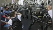 Marchas en Lima: PNP agrede a periodistas mientras cubrían traslado de heridos al hospital Grau