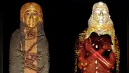 Hallan 49 amuletos dentro de 'niño de oro' momificado hace 2.300 años