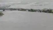 Río Ocoña en Arequipa cerca del desborde por fuertes lluvias