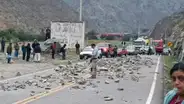 Ronderos bloquean vía que comunica Cajamarca con la costa