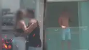 Integrante de "EEG" es captado por cámaras de "Amor y fuego" besando a una "reina"
