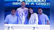 Expresidente del Congreso Daniel Salaverry se bautiza en iglesia cristiana de Trujillo