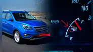 ¿Sabes qué significa la flecha al lado del indicador de gasolina de tu carro?