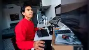 En 5% crece el número de peruanos que trabajan y estudian, según Bumeran