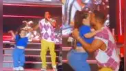 Romeo Santos queda rendido ante los pasos prohibidos de fan peruana en concierto