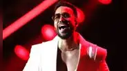 Romeo Santos sorprende al público cantando "Ella y yo" con un fan en el Estadio Nacional