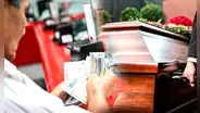 Si tu pareja fallece y no estaban casados, ¿puedes recibir la pensión de viudez?