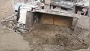 Camión cae a inmueble y sus ocupantes salvan de morir en Cajamarca