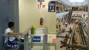 ¿Por qué los centros comerciales me cobran por ingresar a los servicios higiénicos?