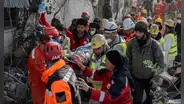 “¿Qué día es hoy?": mujer es salvada luego de 228 horas bajo los escombros por siniestro en Turquía