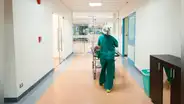 Clínica en Italia rechaza a paciente por ser "analfabeto": había sufrido accidente de tránsito