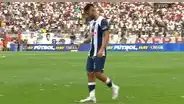 Carlos Zambrano realizó un gesto provocador hacia los hinchas de la 'U' tras ser expulsado