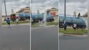 Piuranos no soportan el intenso calor y se ‘bañan’ con agua de camión cisterna
