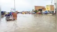 Zona fronteriza en Tumbes queda inundada por lluvias