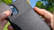 ¿Limpias la cámara de tu teléfono con el polo? Conoce las consecuencias y qué hacer en su lugar
