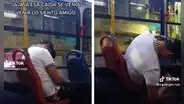 Hombre se queda dormido en microbús y se 'desmaya' frente a todos: "Después de un día de chamba"