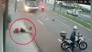 Ladrón muere atropellado por un bus cuando escapaba en moto de una persecución policial