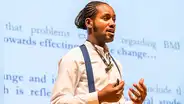 No sabía leer ni escribir hasta los 18 años y ahora será profesor de la Universidad de Cambridge