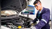¿Cuáles son las carreras de mecánica más solicitadas y cuánto ganan en promedio?
