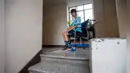 "No tengo mis piernas, pero sí mi corazón y mi cerebro": joven con discapacidad física ingresó a la UNI