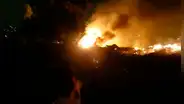 El Agustino: bomberos lograron controlar incendio en depósito municipal de autos