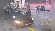 Taxista choca su auto contra patrullero de la Policía para escapar de un intento de secuestro
