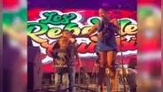 Azucena Calvay y el emotivo momento junto a niño que se viralizó con sus canciones