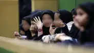 Cientos de niñas son envenenadas en Irán para obligar a escuelas femeninas a cerrar