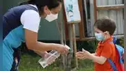 EsSalud: ¿por qué los estudiantes ya no deben llevar alcohol medicinal al colegio?
