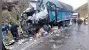 Choferes de bus y camión mueren en choque frontal en la Carretera Central