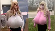 Suspenden a profesora por supuesta prótesis gigante de senos: alega tener gigantomastia