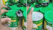 Supermercado pone broches de seguridad contra robos, pero comete curioso error que se hizo viral