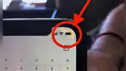 ¿Por qué mi celular tiene manchas amarillas en la pantalla y cómo arreglarlo?