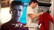 Grant Gustin se despide de "The Flash": cuelga su traje por última vez en video viral