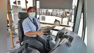 Más de 20.000 mujeres tienen brevete para manejar taxis y trailers