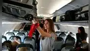 Gremios aéreos y de turismo rechazan propuesta para que usuarios elijan sus asientos sin pagar extra