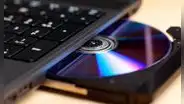 ¿Por qué las laptops modernas ya no incluyen lector de CD o DVD? Te lo contamos