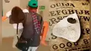 Hospitalizan a 28 niñas tras sufrir histeria colectiva por jugar supuestamente a la ouija