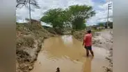 Río Piura se desborda y deja cerca de 100 familias en riesgo de inundación