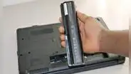 ¿Por qué las laptops modernas ya no usan baterías intercambiables?