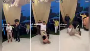 ¡Lo ‘decapitó’! Muñeco saca a bailar a invitado de fiesta, pero este se cae y le saca la cabeza