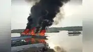 Reportan incendio de embarcación que trasladaba material educativo en Loreto