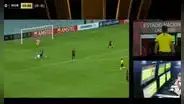 Árbitro cobró penal para Sporting Cristal, Brenner iba a patear, pero el VAR lo anuló