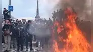 Protestas contra reforma de pensiones deja más de 300 personas detenidas en Francia