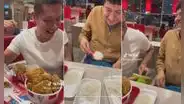 Van a KFC y llevan su propio arroz y menestra para acompañar el pollo broaster