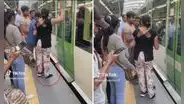 Peruana baja del tren, pero su zapatilla se queda adentro: “Momentos que la mantienen humilde”